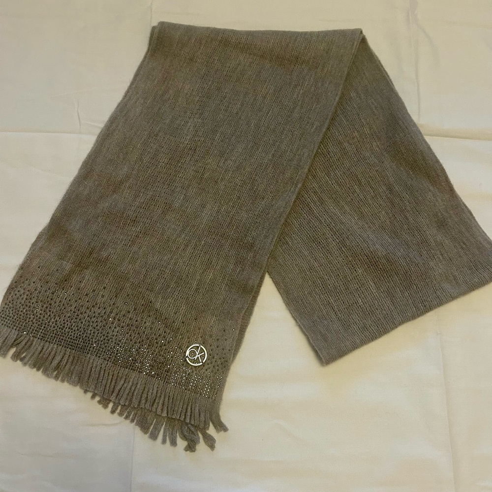 Calvin Klein Gray Knit Scarf with Fringe